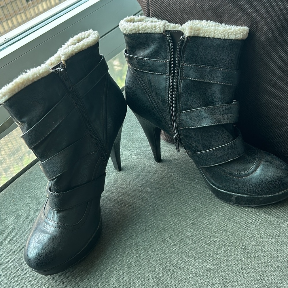 New Look booties - Picture 2 of 2
